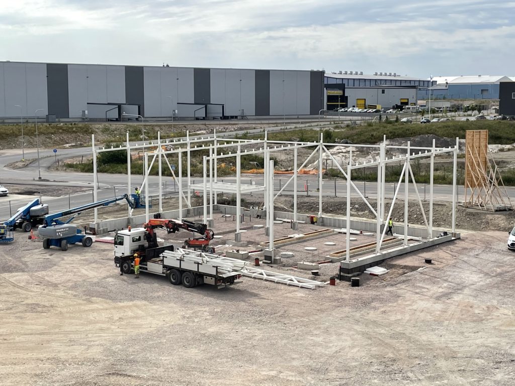 Teräsrakenteiden valmistus ja asennus laadukkaasti RMC-Metallilta. Kestävät teräsrakenteet syntyvät, kun teräsrakenteiden valmistus tehdään ammattilaisen toimesta.